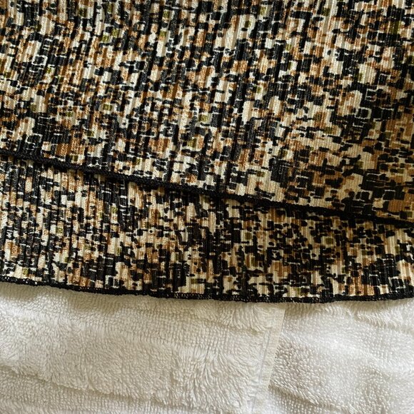 Loose fitting, light, summery, dressy, short sleeved top - Picture 10 of 12